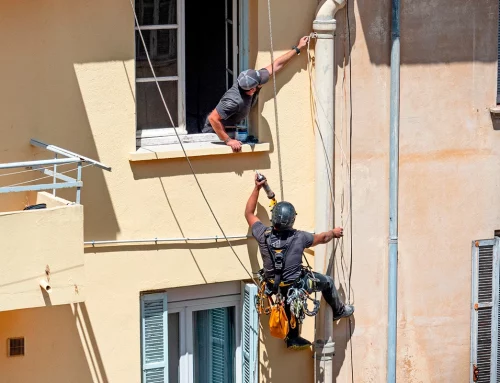 Pourquoi faire appel à un couvreur cordiste accès difficile pour vos travaux en hauteur ?