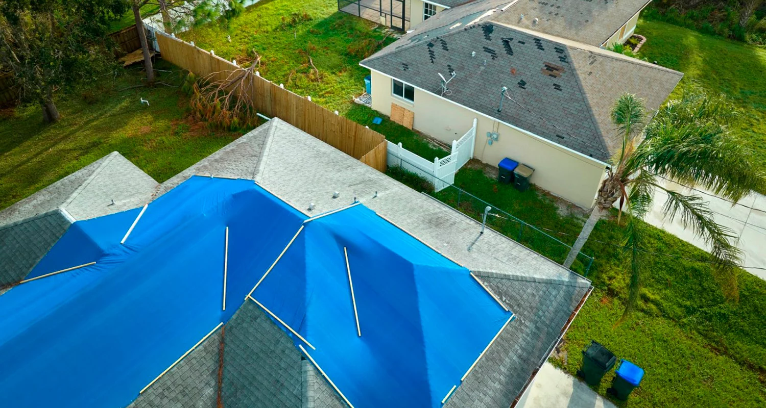 Intervention d’urgence pour fuite de toiture par La Sarthois